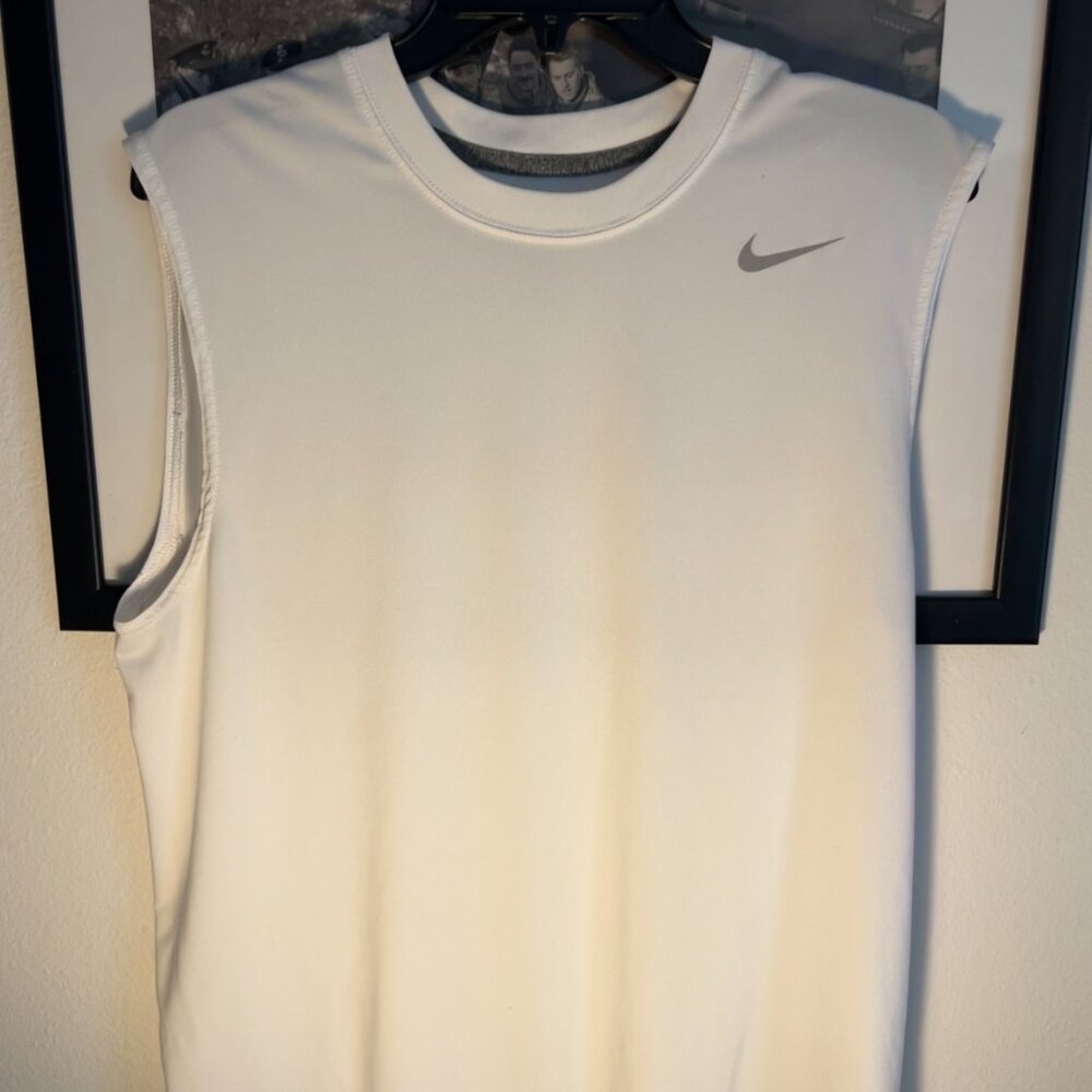 Nike Sleeveless (White, Medium)